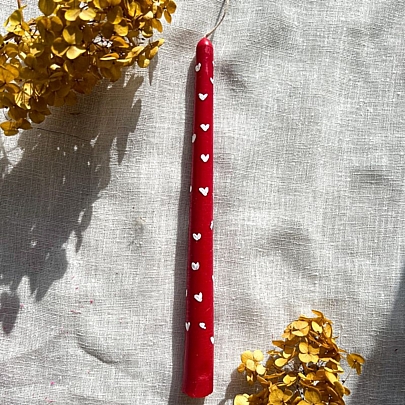 Πασχαλινή χειροποίητη λαμπάδα Αρωματική (26εκ.) - Classic Red With Hearts