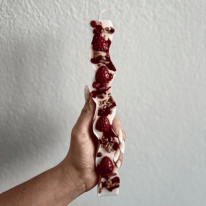 Πασχαλινή χειροποίητη λαμπάδα Αρωματική (24εκ.) - Strawberry Cheesecake